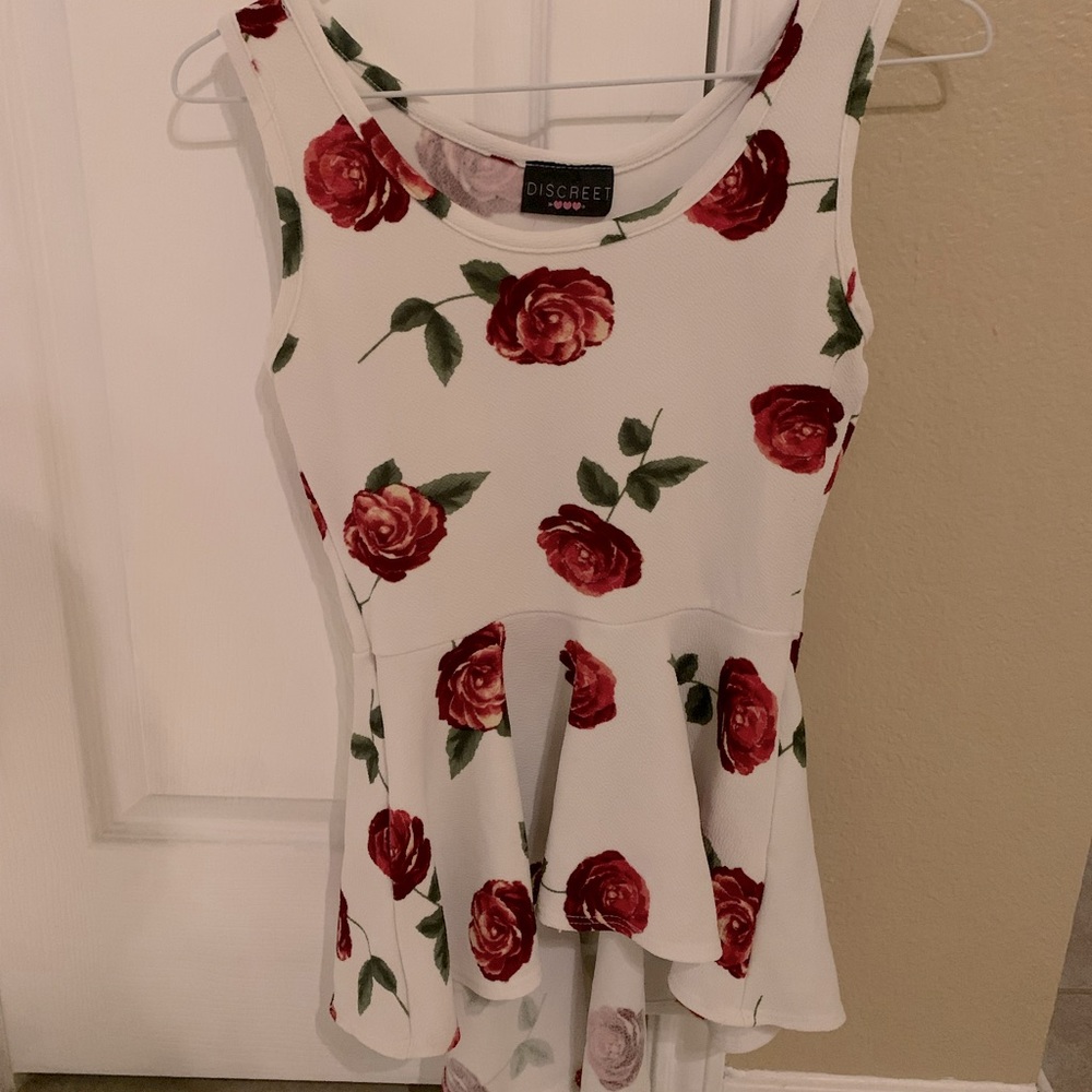 Discreet Juniors Floral Top/Tank Size Small